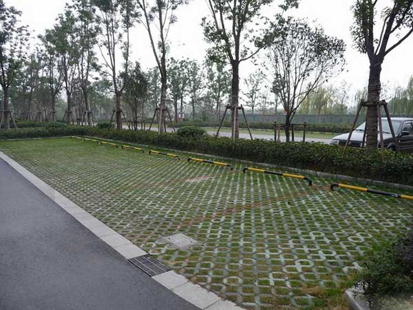 1647244086105141.jpg 停車(chē)場(chǎng)草坪磚.jpg